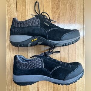 Dansko Paisley Women 38 / 7.5 Black/Gray Waterproof Sneakers Vibram Lace Up Shoe
